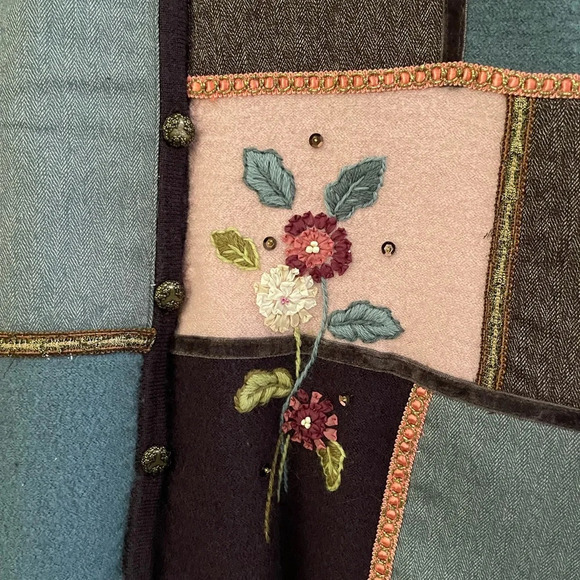 Women’s KORET embroidered embellished 100% wool patchwork sweater PM - Picture 3 of 6